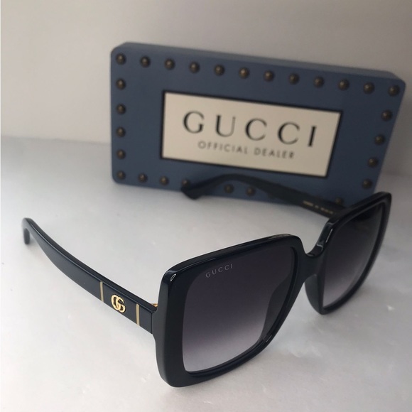 Authentic Gucci Grey Gradient Square Ladies Sunglasses GG0632S 001 - Picture 3 of 16